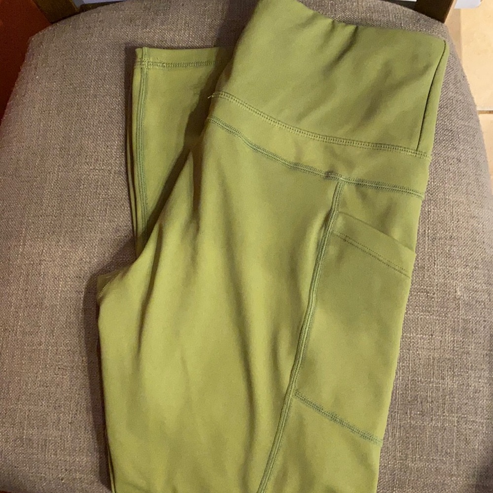 ZYIA 7/8 green leggings